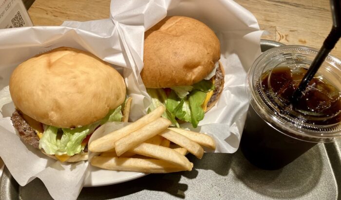 ザ サードバーガー チーズバーガーセット ポテトとドリンク